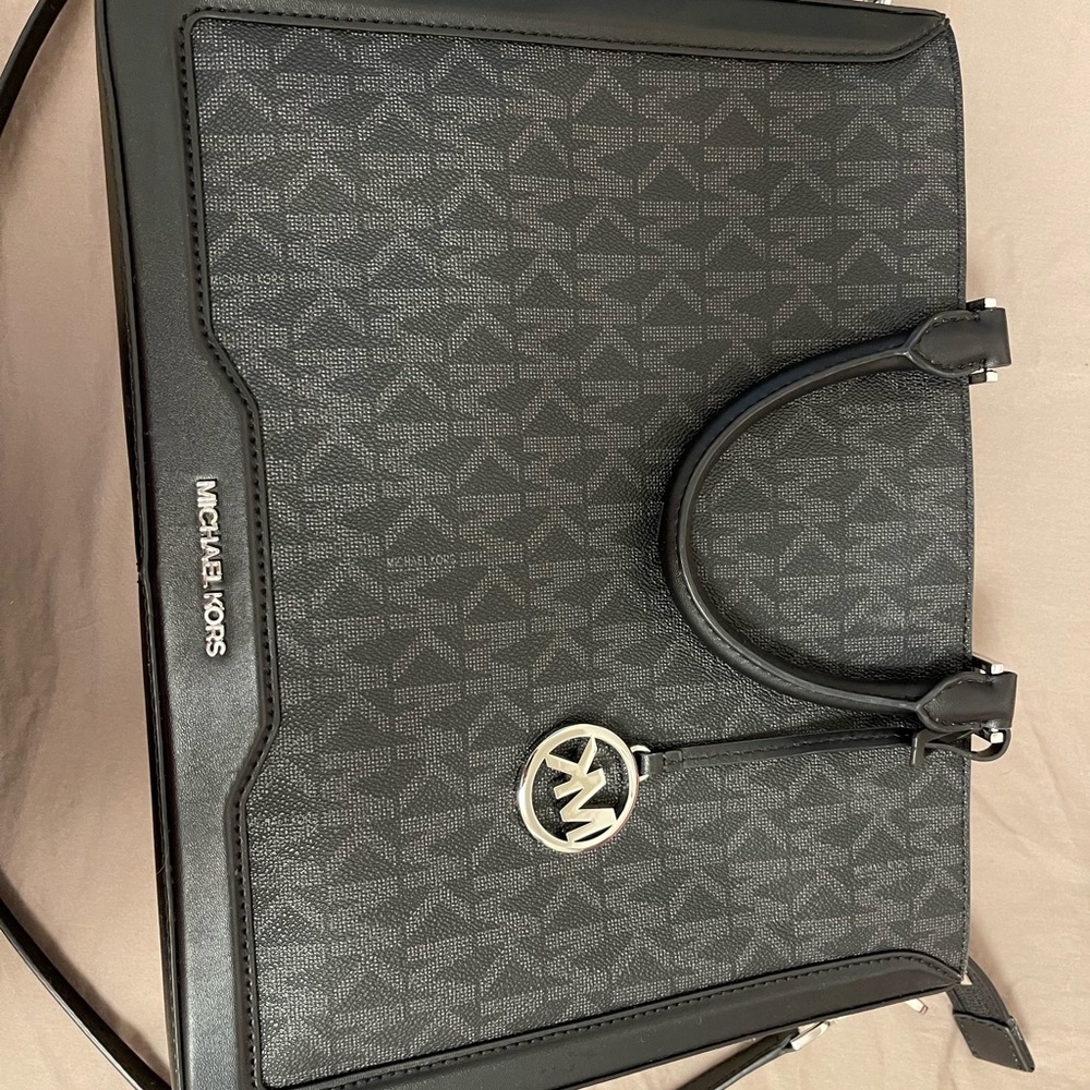 COPY - Michael Kors purse - Picture 2 of 9